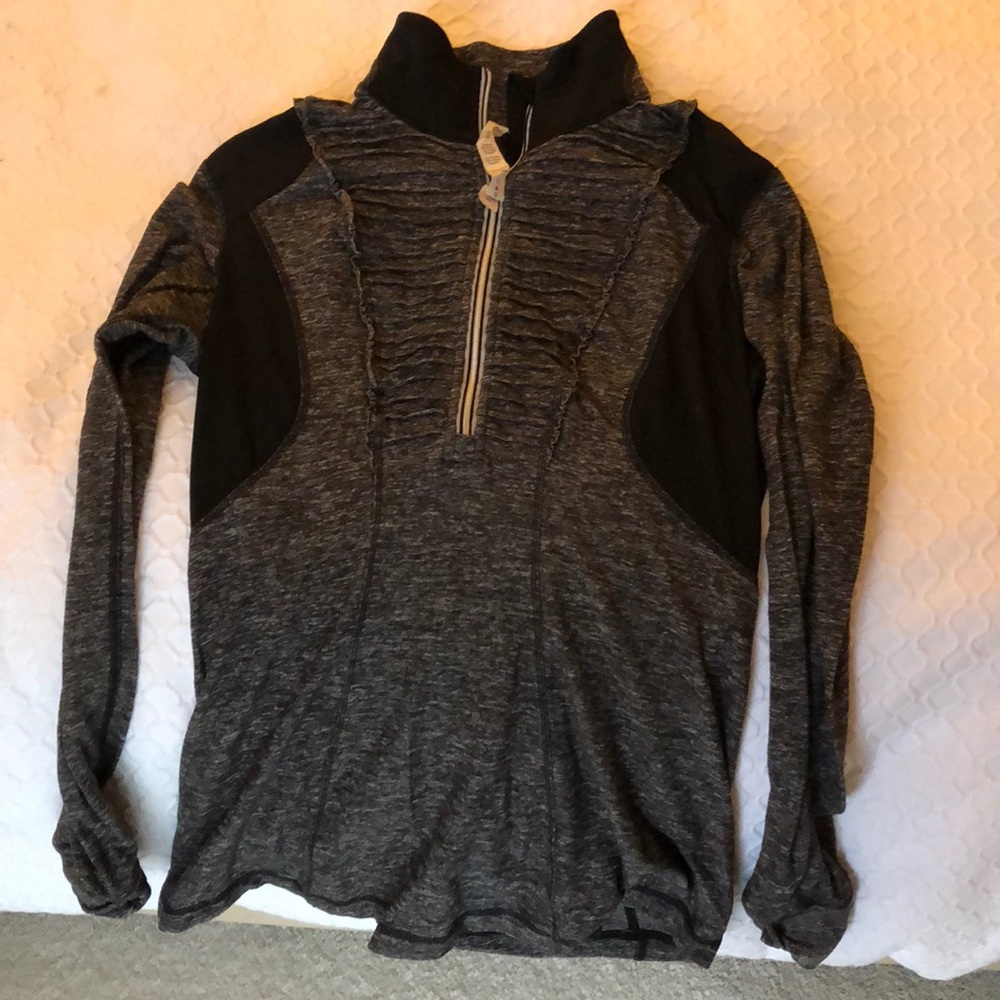 Lululemon long sleeved top. Size 8.